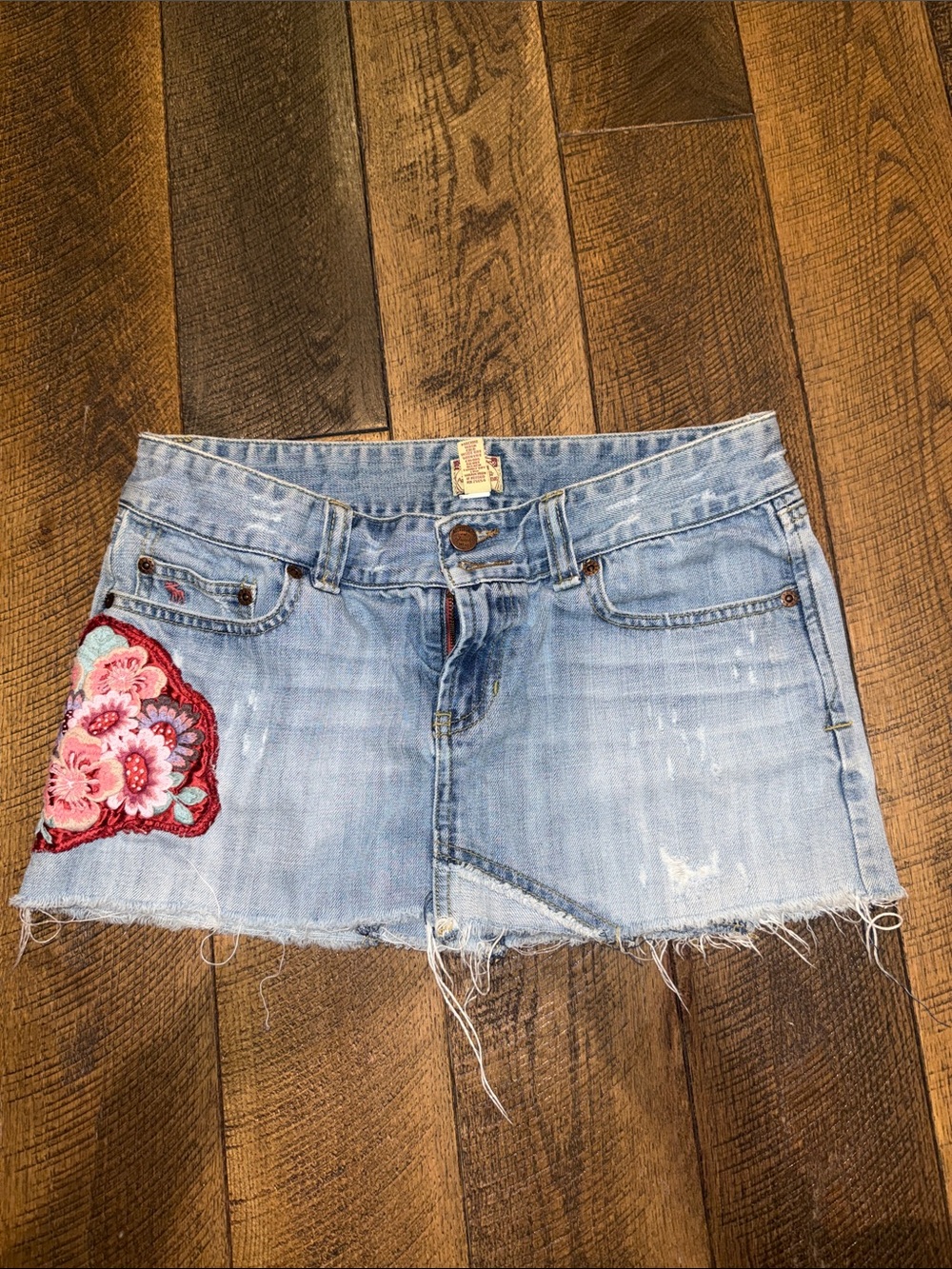 Abercrombie & Fitch Light Blue Denim Mini Skirt with Pink Floral Patch - Picture 1 of 8